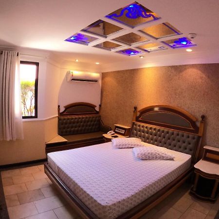 Motel Villa Di Roma (Adults Only) Guaruja Ngoại thất bức ảnh